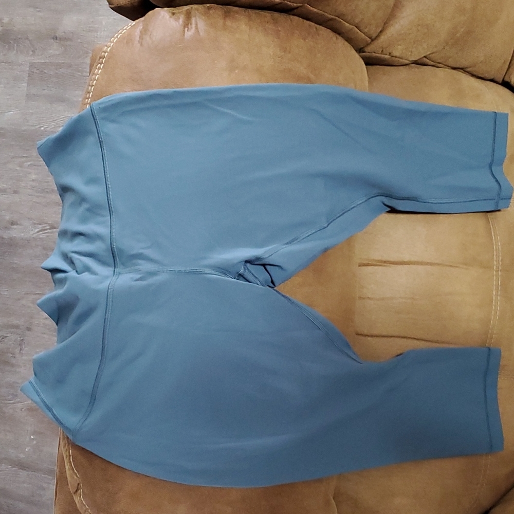 Lululemon Flux capri leggings size 10. 21 inch iron blue color
